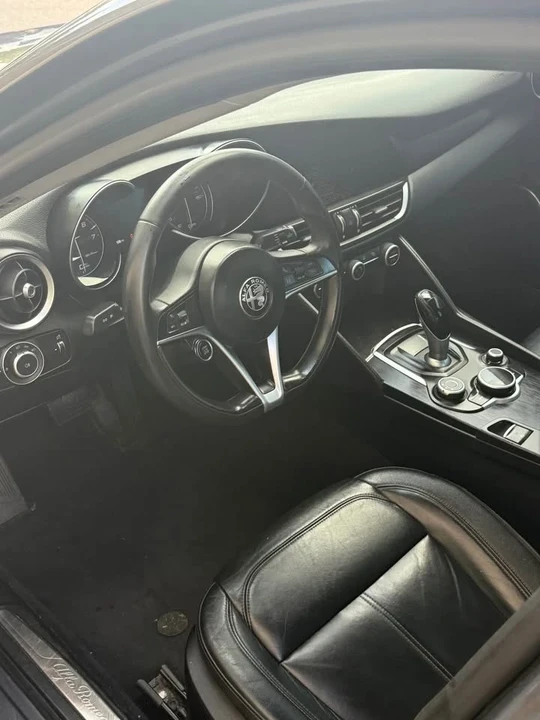 2018 Alfa Romeo Giulia - Image 9 of 10