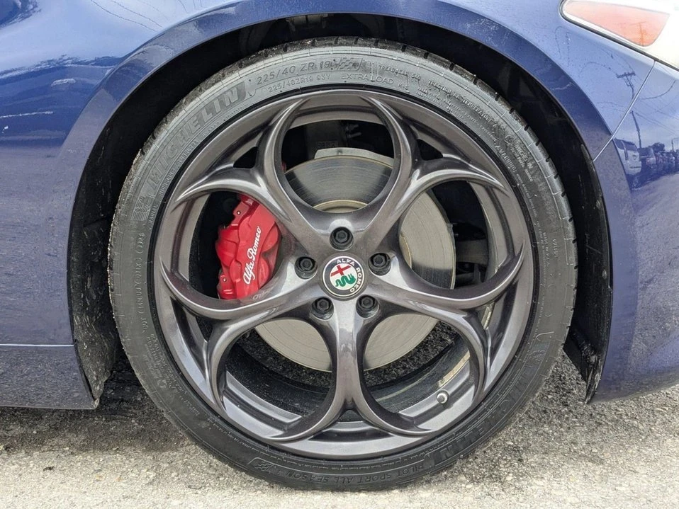 2018 Alfa Romeo Giulia - Image 10 of 20