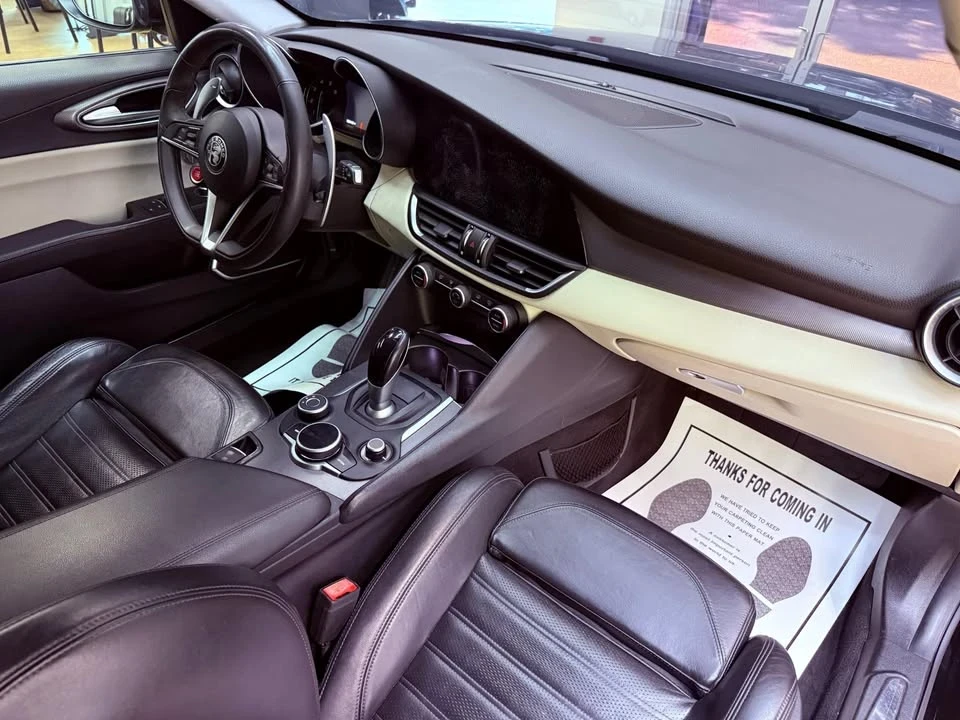 2018 Alfa Romeo Giulia - Image 9 of 15
