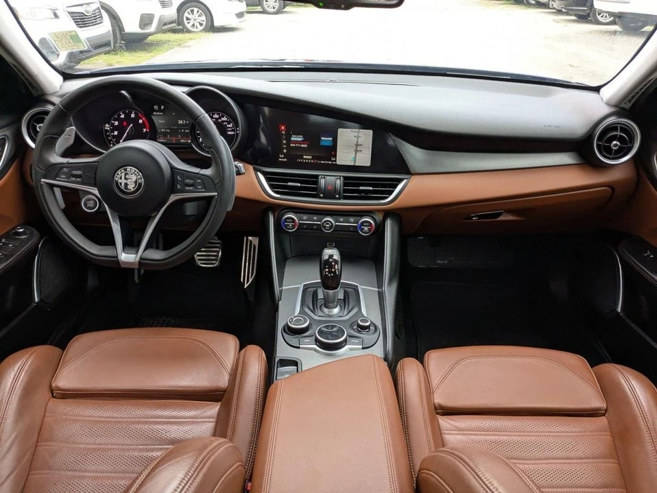 2018 Alfa Romeo Giulia - Image 14 of 20