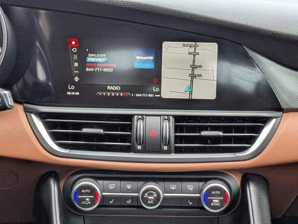 2018 Alfa Romeo Giulia - Image 17 of 20
