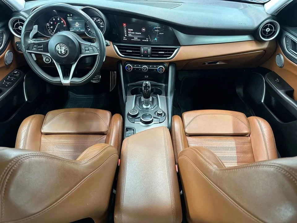 2018 Alfa Romeo Giulia - Image 17 of 19