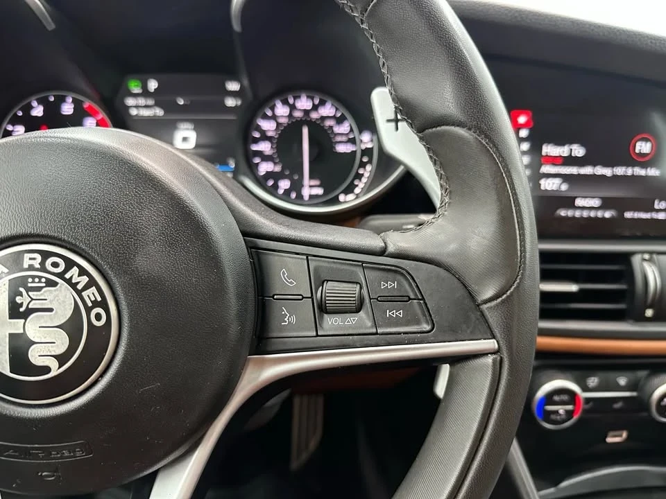 2018 Alfa Romeo Giulia - Image 19 of 19