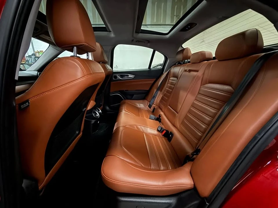 2018 Alfa Romeo Giulia - Image 12 of 20