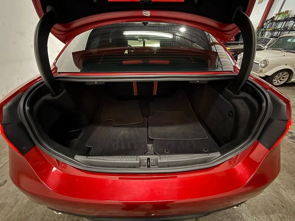 2018 Alfa Romeo Giulia - Image 13 of 20