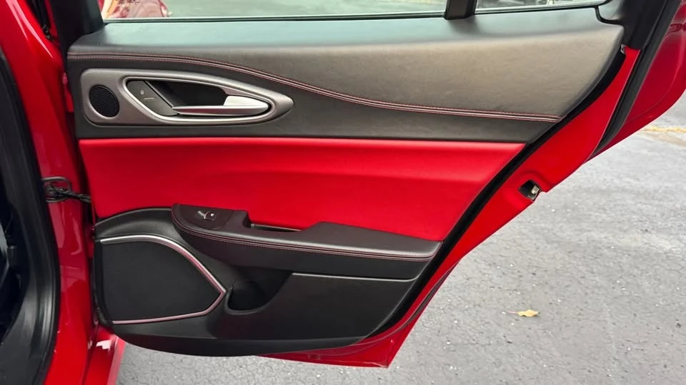 2018 Alfa Romeo Giulia - Image 14 of 19
