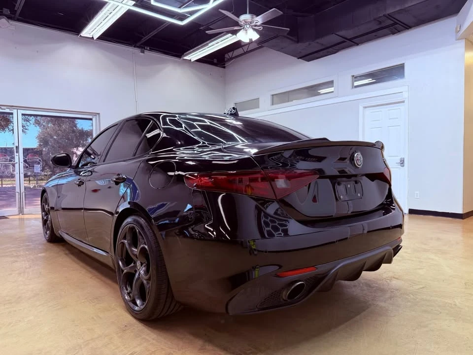 2018 Alfa Romeo Giulia - Image 4 of 15