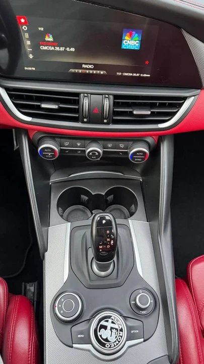 2018 Alfa Romeo Giulia - Image 16 of 20