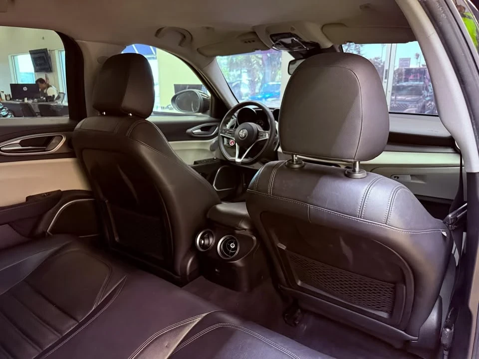 2018 Alfa Romeo Giulia - Image 12 of 15
