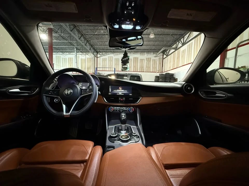 2018 Alfa Romeo Giulia - Image 8 of 20