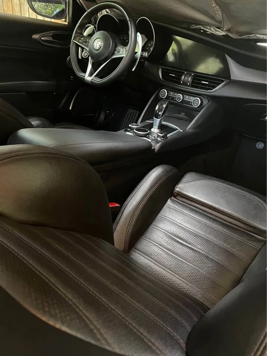 2018 Alfa Romeo Giulia - Image 5 of 18