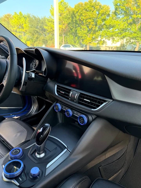 2018 Alfa Romeo Giulia - Image 5 of 9
