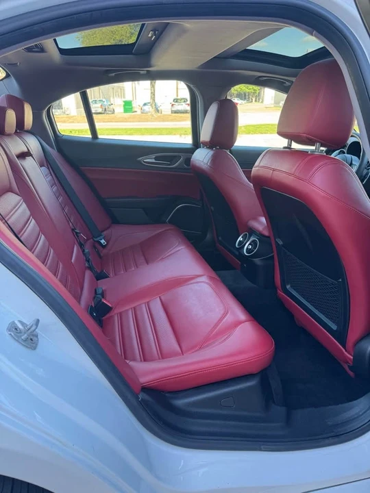 2018 Alfa Romeo Giulia - Image 12 of 13