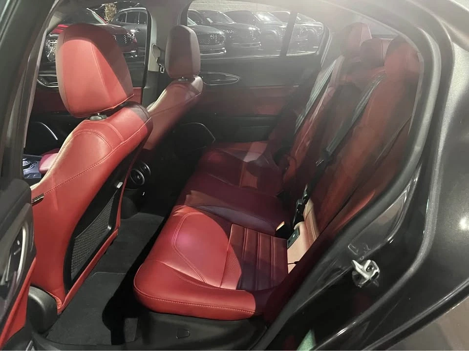 2018 Alfa Romeo Giulia - Image 8 of 9