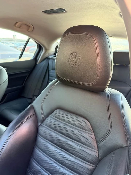 2018 Alfa Romeo Giulia - Image 6 of 9