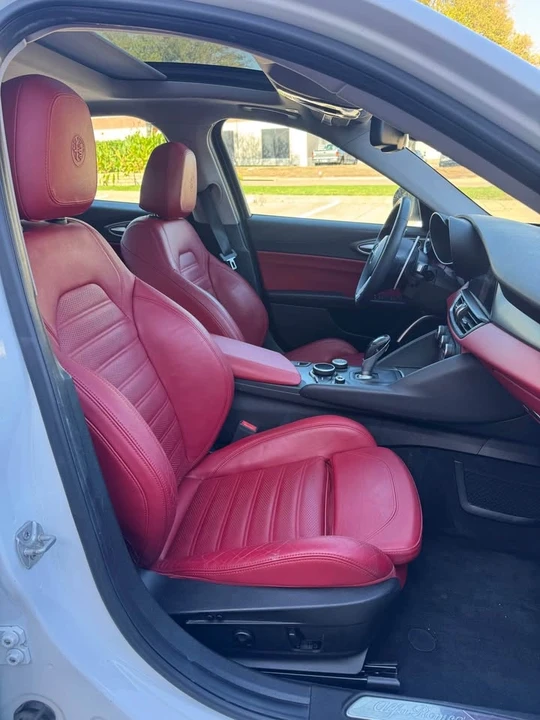 2018 Alfa Romeo Giulia - Image 10 of 13