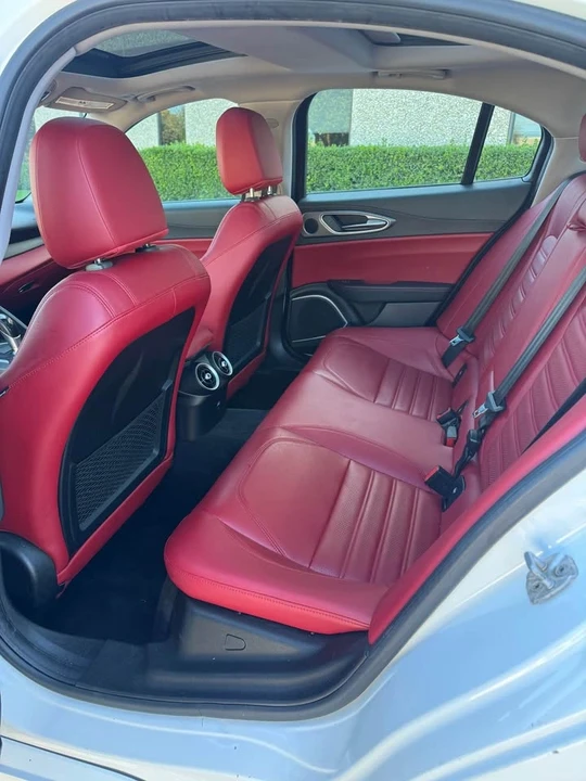 2018 Alfa Romeo Giulia - Image 11 of 13