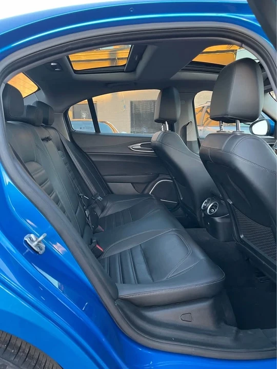 2018 Alfa Romeo Giulia - Image 11 of 16