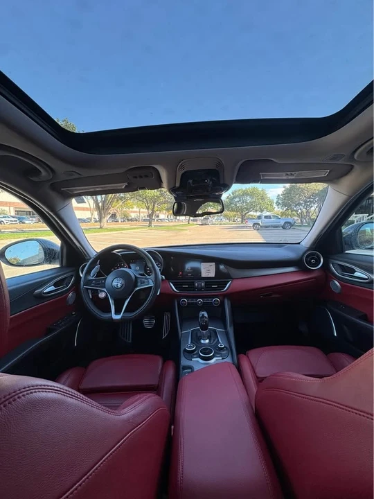 2018 Alfa Romeo Giulia - Image 7 of 13