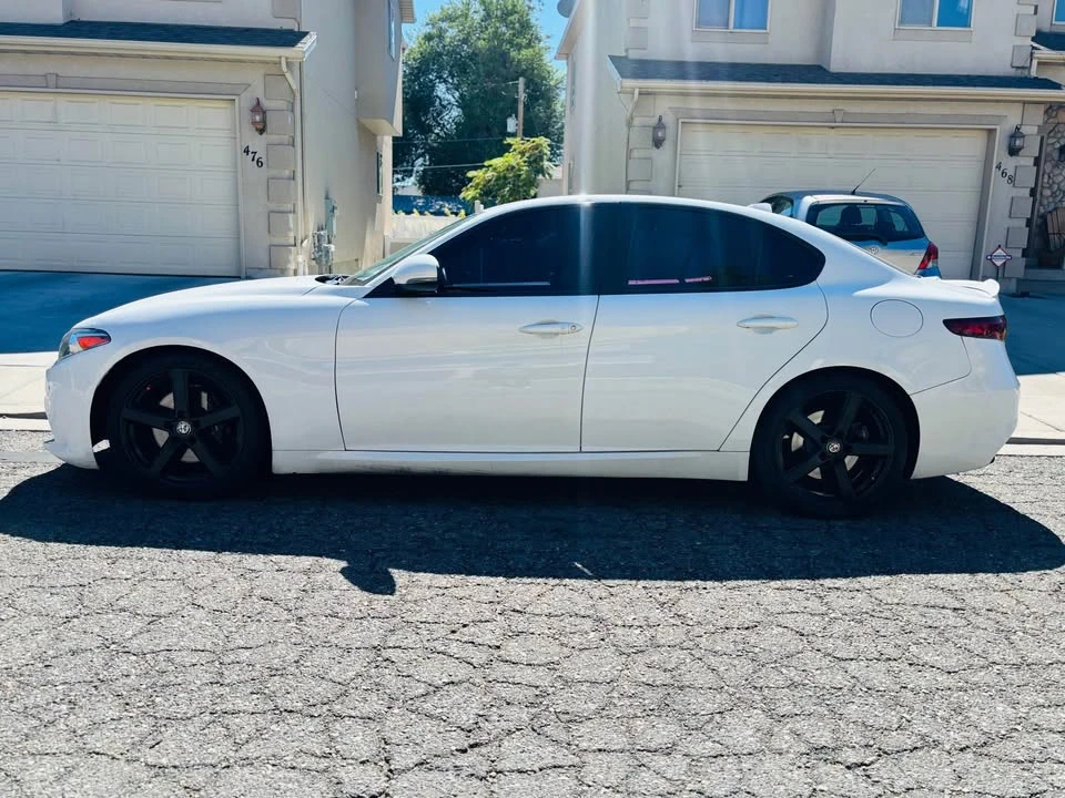 2018 Alfa Romeo Giulia - Image 8 of 11