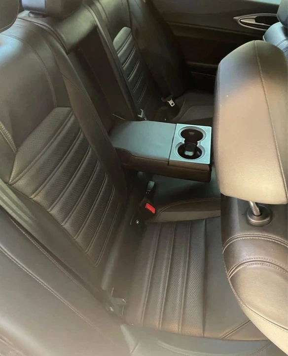 2018 Alfa Romeo Giulia - Image 12 of 18