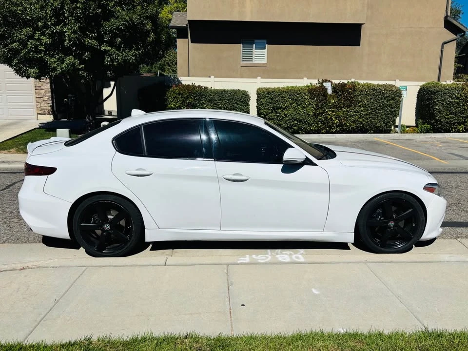 2018 Alfa Romeo Giulia - Image 7 of 11