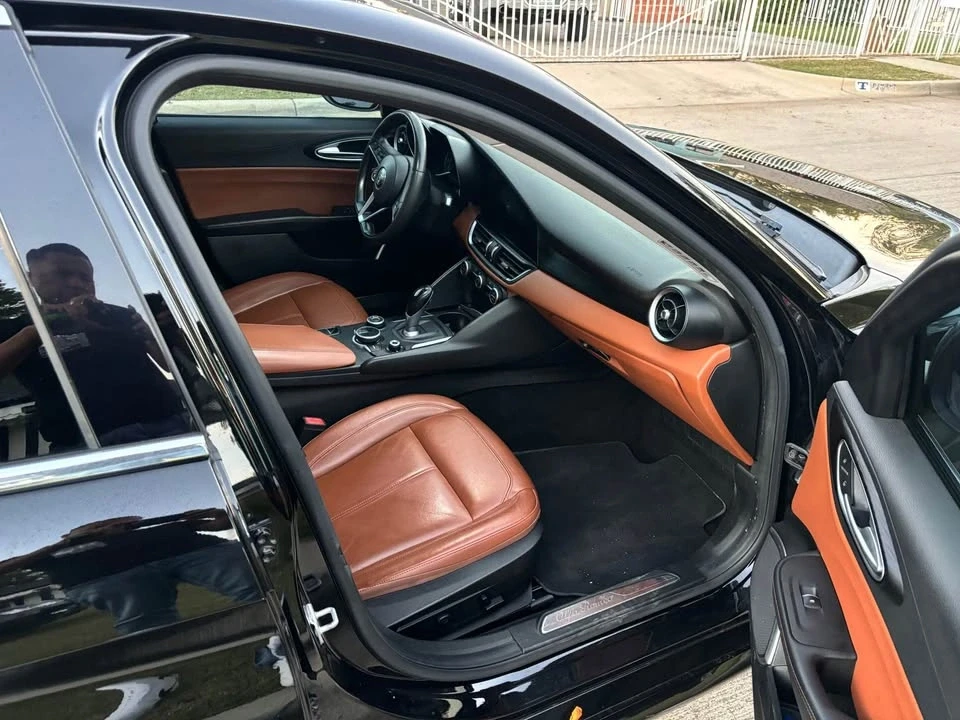 2018 Alfa Romeo Giulia - Image 9 of 15