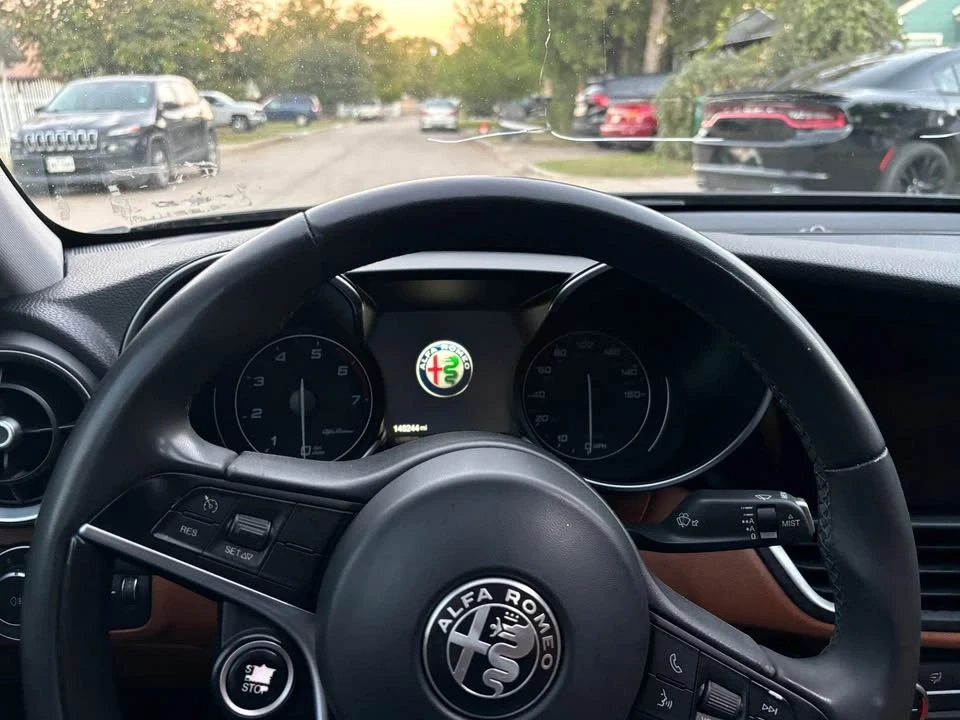 2018 Alfa Romeo Giulia - Image 15 of 15