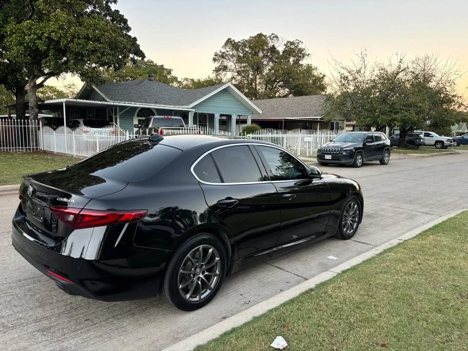 2018 Alfa Romeo Giulia - Image 4 of 15