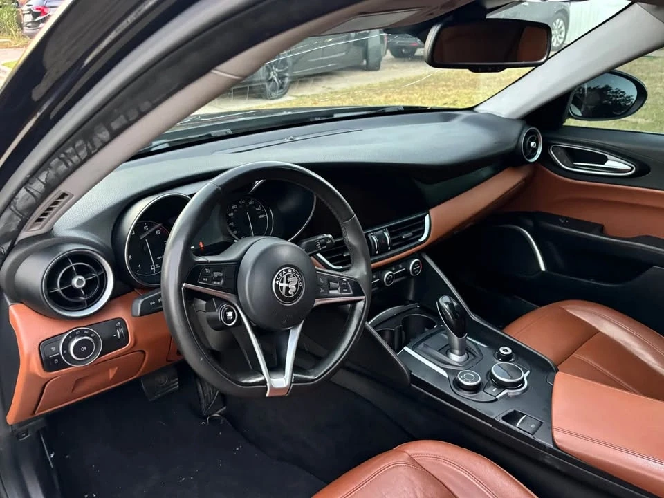 2018 Alfa Romeo Giulia - Image 12 of 15