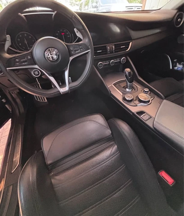 2018 Alfa Romeo Giulia - Image 4 of 12