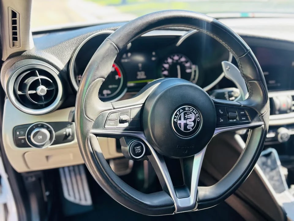 2018 Alfa Romeo Giulia - Image 4 of 11