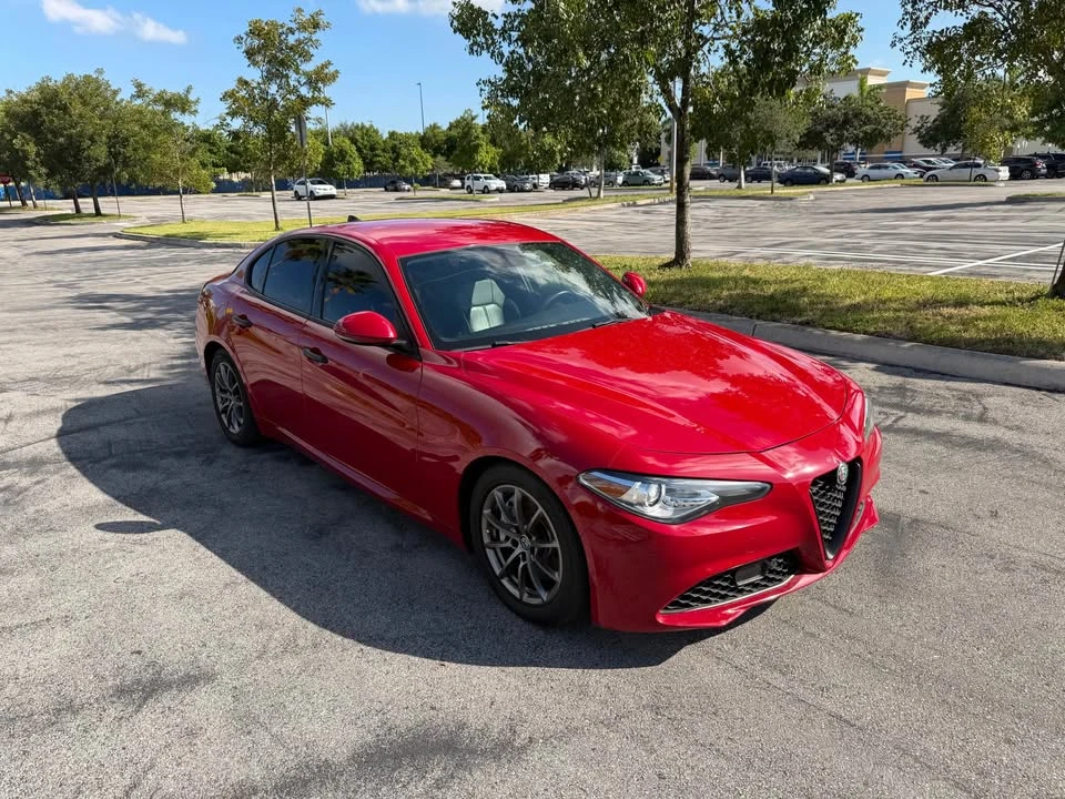 2018 Alfa Romeo Giulia - Image 5 of 13