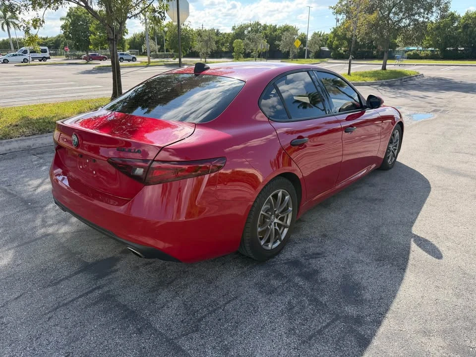 2018 Alfa Romeo Giulia - Image 6 of 13