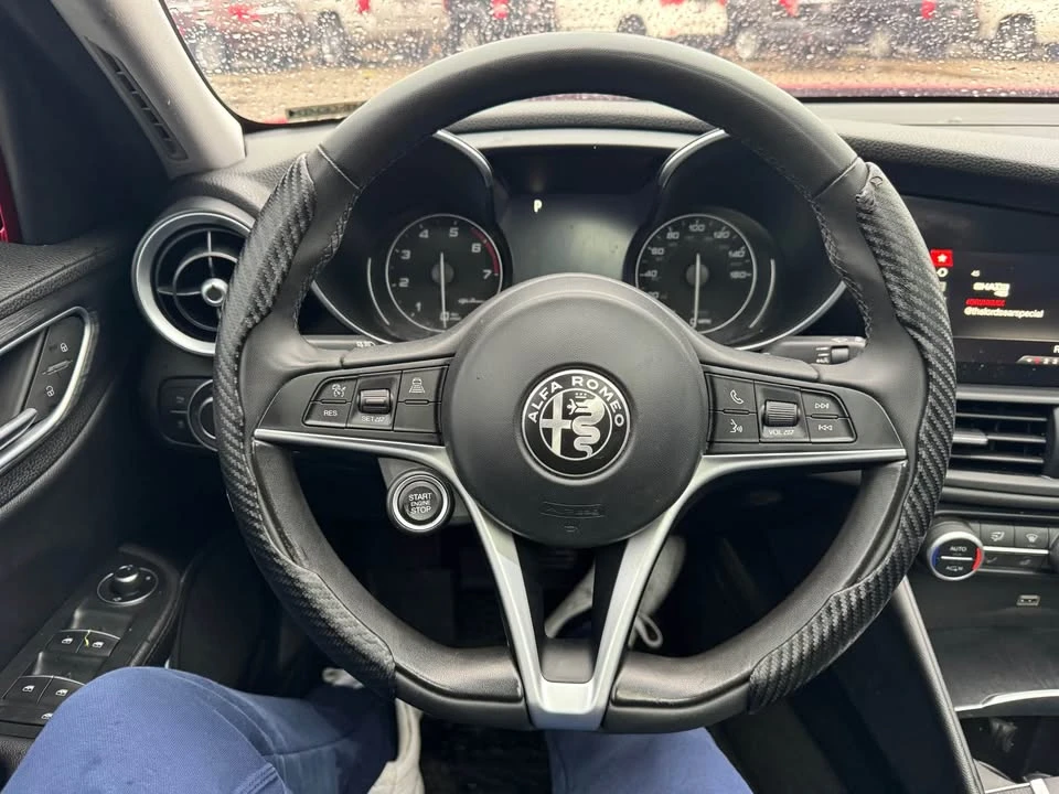 2018 Alfa Romeo Giulia - Image 16 of 17