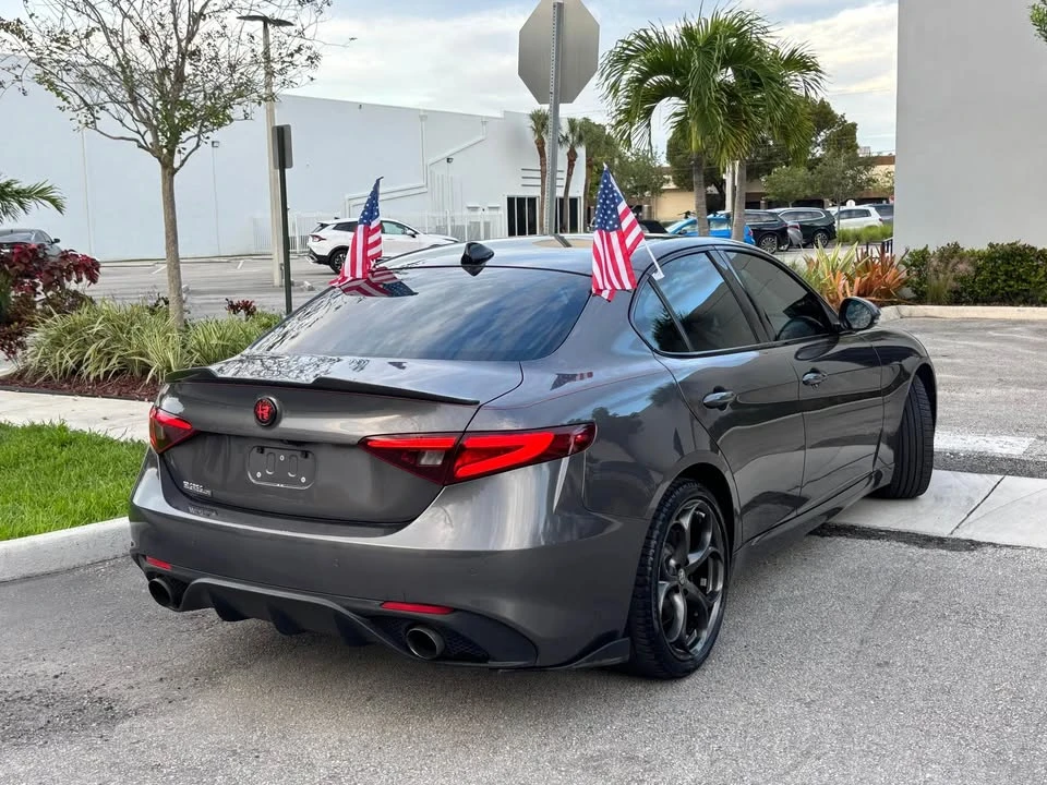 2018 Alfa Romeo Giulia - Image 5 of 17