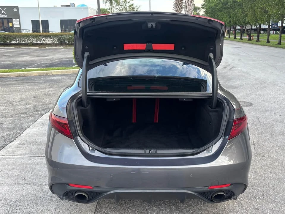 2018 Alfa Romeo Giulia - Image 4 of 17