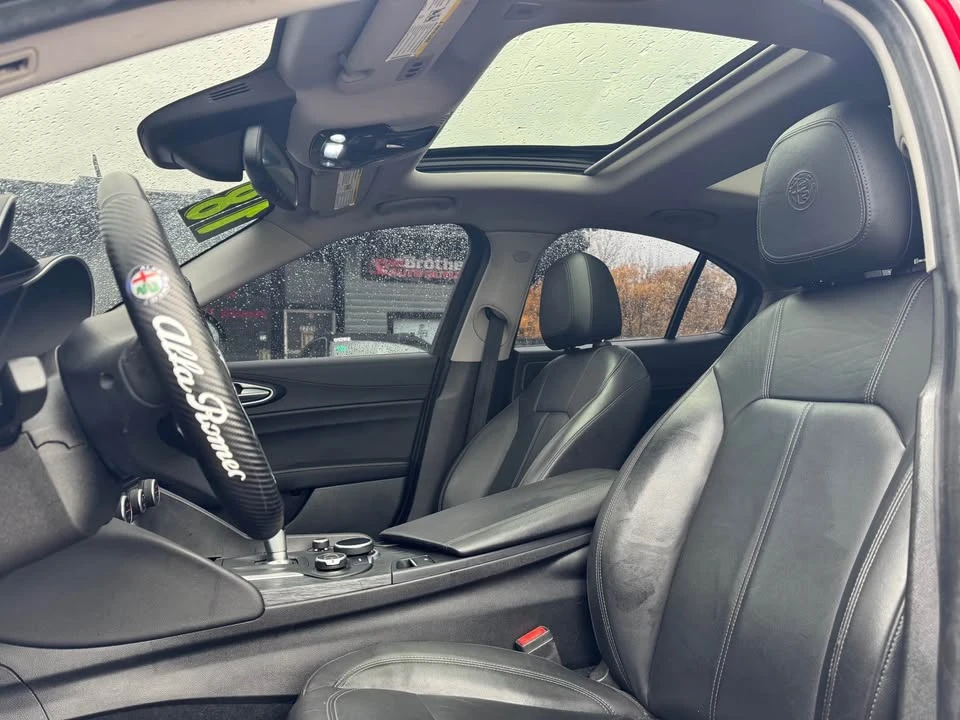 2018 Alfa Romeo Giulia - Image 6 of 17