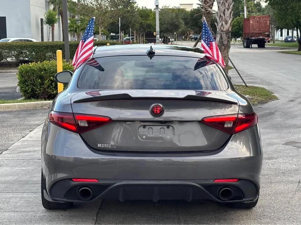 2018 Alfa Romeo Giulia - Image 12 of 17