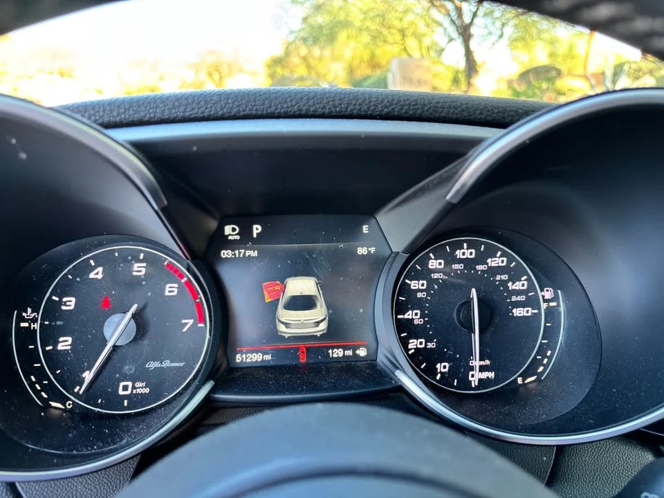 2018 Alfa Romeo Giulia - Image 5 of 9