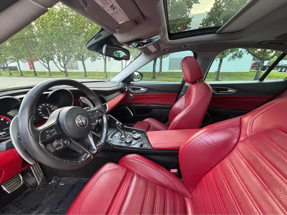 2018 Alfa Romeo Giulia - Image 9 of 17