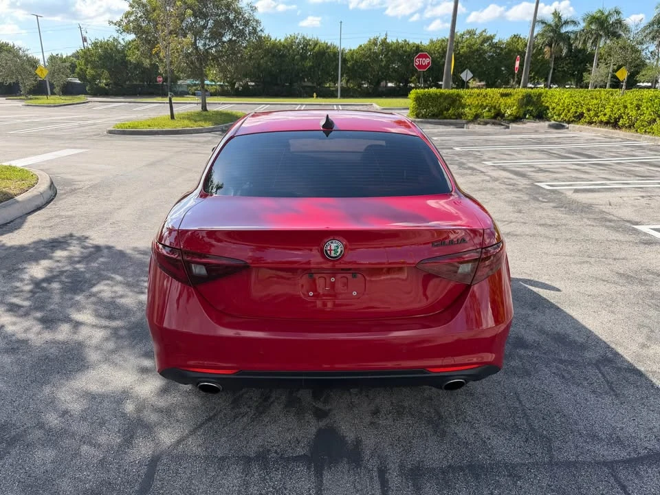 2018 Alfa Romeo Giulia - Image 8 of 13