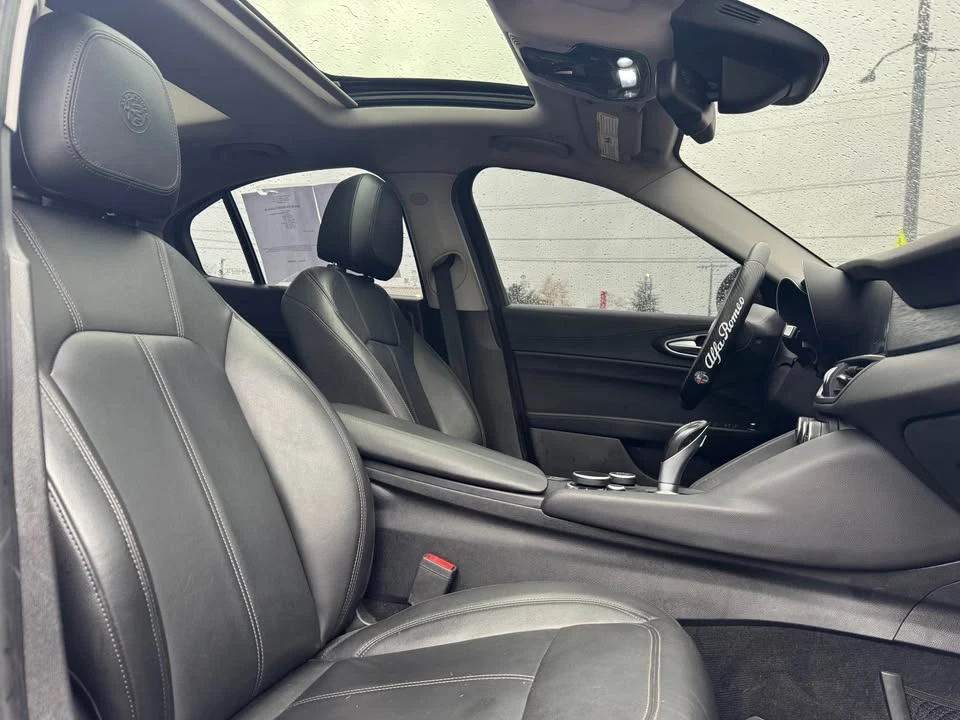2018 Alfa Romeo Giulia - Image 10 of 17