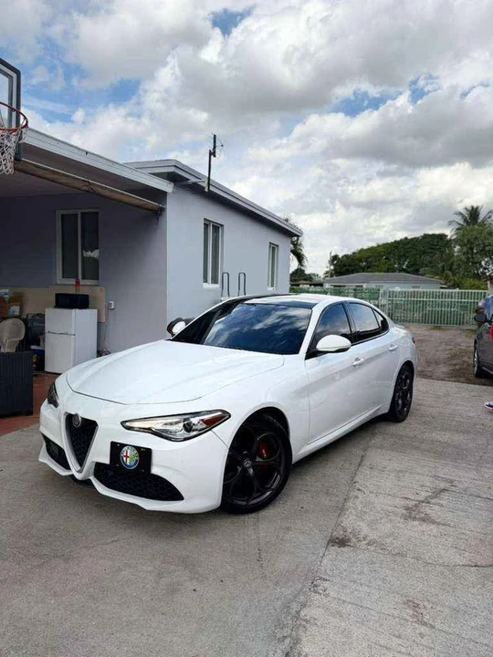 2018 Alfa Romeo Giulia - Image 3 of 17