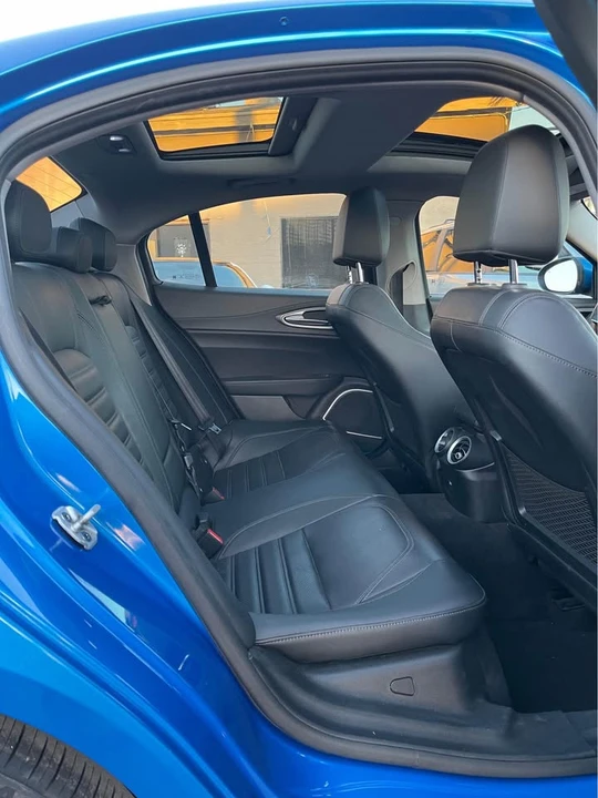 2018 Alfa Romeo Giulia - Image 10 of 16
