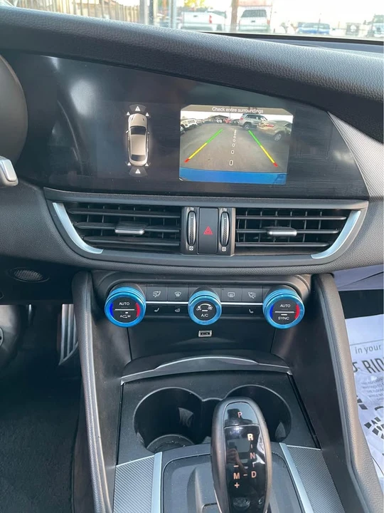 2018 Alfa Romeo Giulia - Image 12 of 16