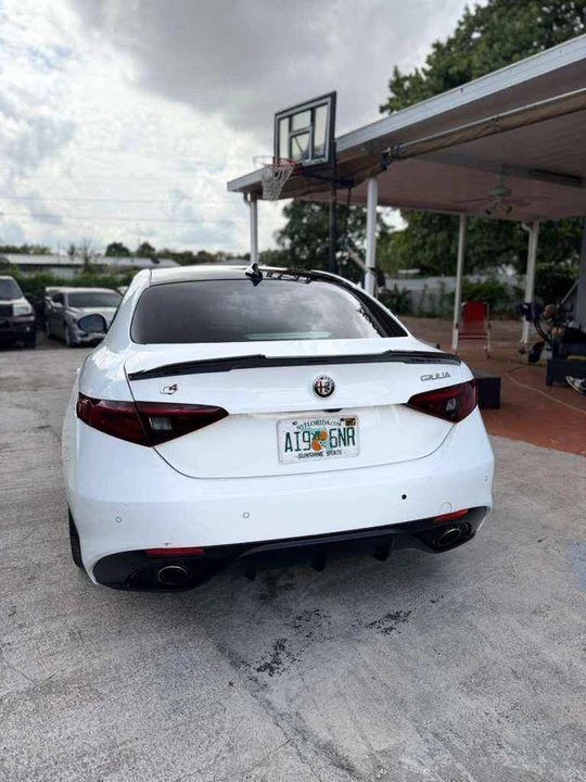 2018 Alfa Romeo Giulia - Image 4 of 17