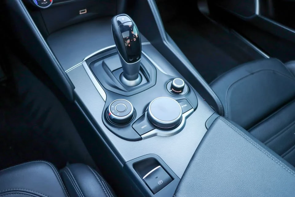 2018 Alfa Romeo Giulia - Image 18 of 20