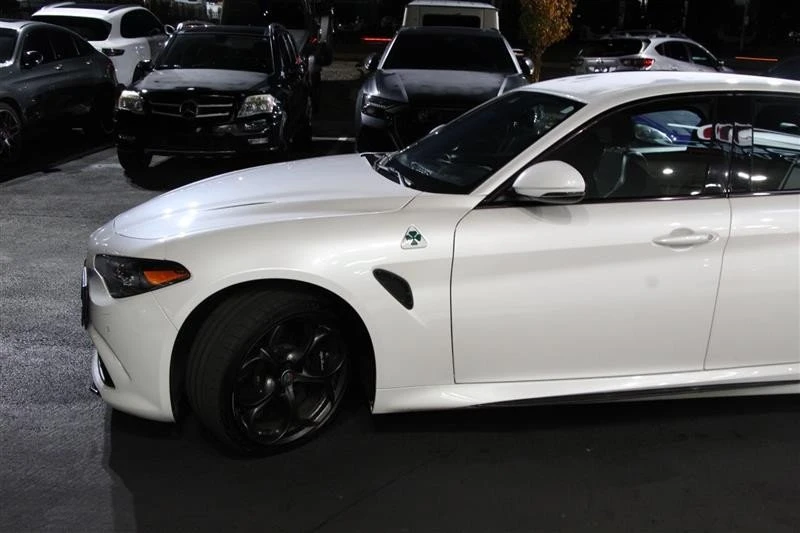 2018 Alfa Romeo Giulia - Image 5 of 20