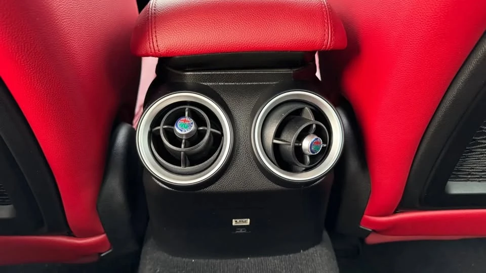 2018 Alfa Romeo Giulia - Image 18 of 19